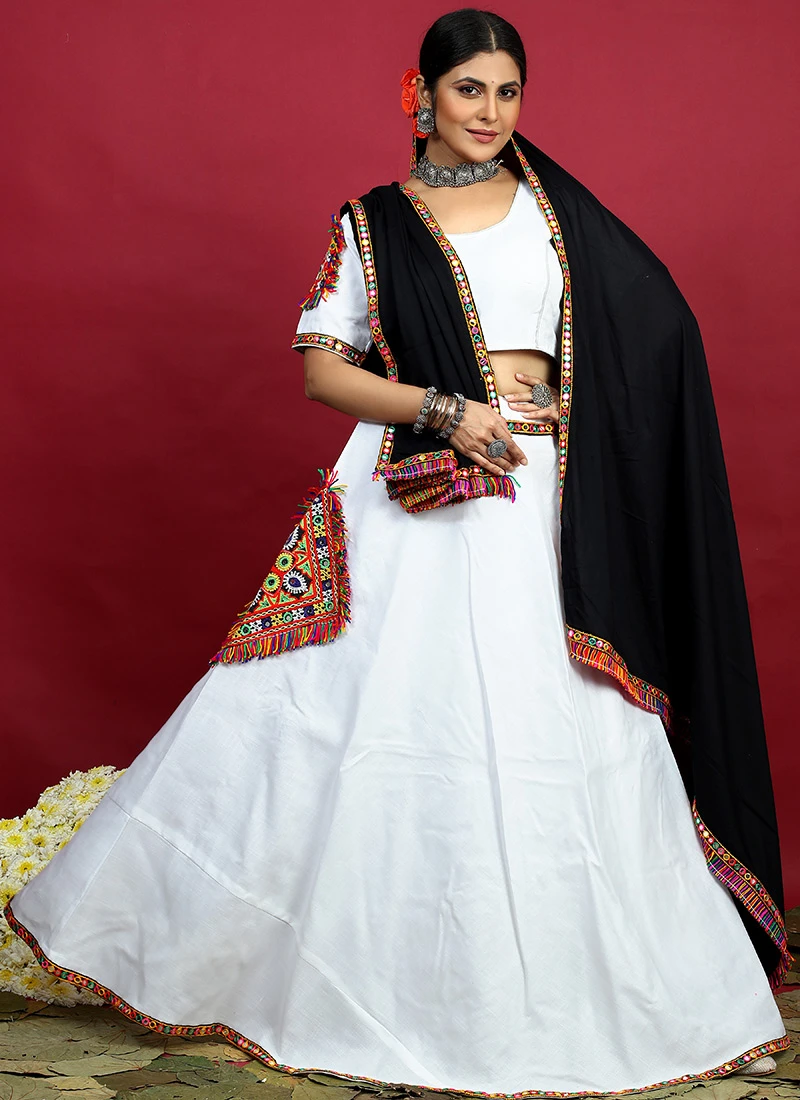 White Blended Kutch N Mirror Work Chaniya Choli Festive Wear 3 White Blended Kutch N Mirror Work Chaniya Choli Festive Wear - Image 3